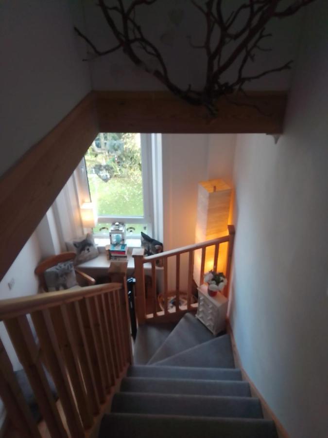 Village Life- Private Attic Suite - Living Room, Bedroom And Bathroom Newtown St Boswells Exterior foto