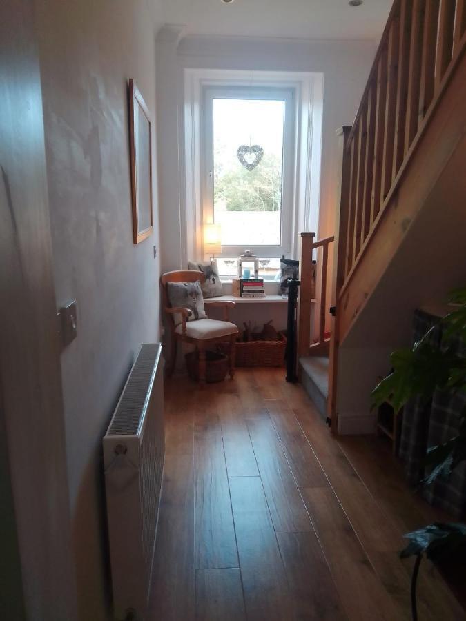Village Life- Private Attic Suite - Living Room, Bedroom And Bathroom Newtown St Boswells Exterior foto